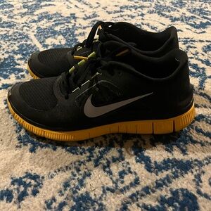 Nike Running Shoes. Black and Yellow.